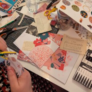 Ateliers Collage Introspectif au P'tit Rex Café – Image 8